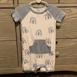 NWOT Kyte Baby Fog Rainbow Shortall